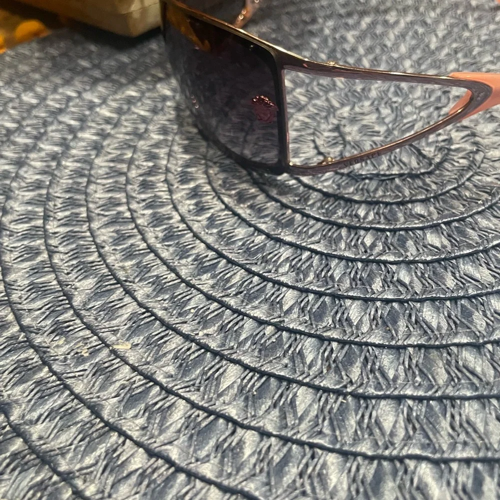 Versace Stylish Pink and Black Sunglasses - Picture 5 of 9